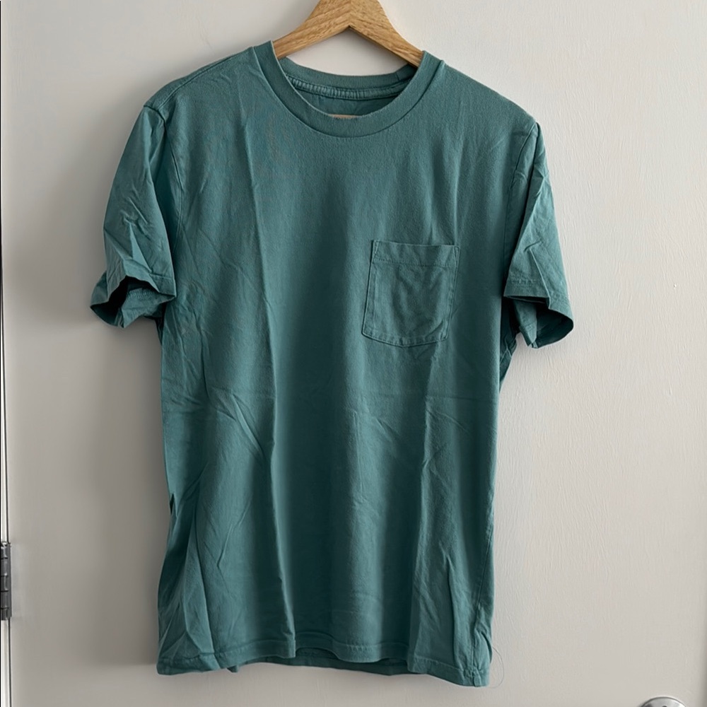 GAP Green Standard Fit Pocket Tee Made With 100% Organically Grown Cotton